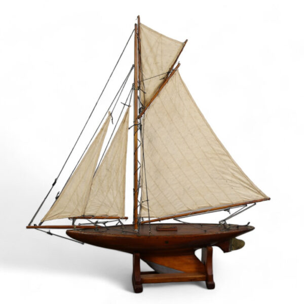 Antique Model Pond Yacht - Image 3