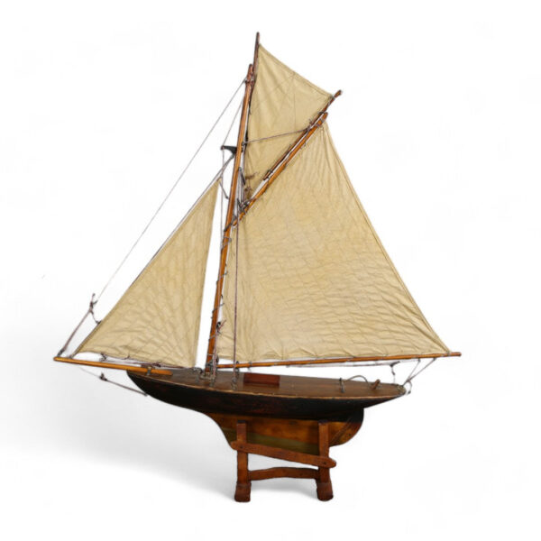 Antique Model Pond Yacht - Image 2