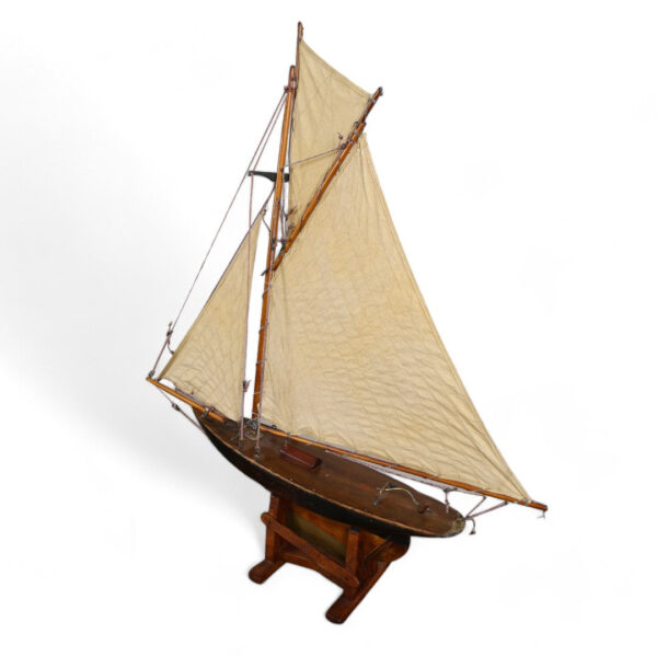 Antique Model Pond Yacht - Image 3