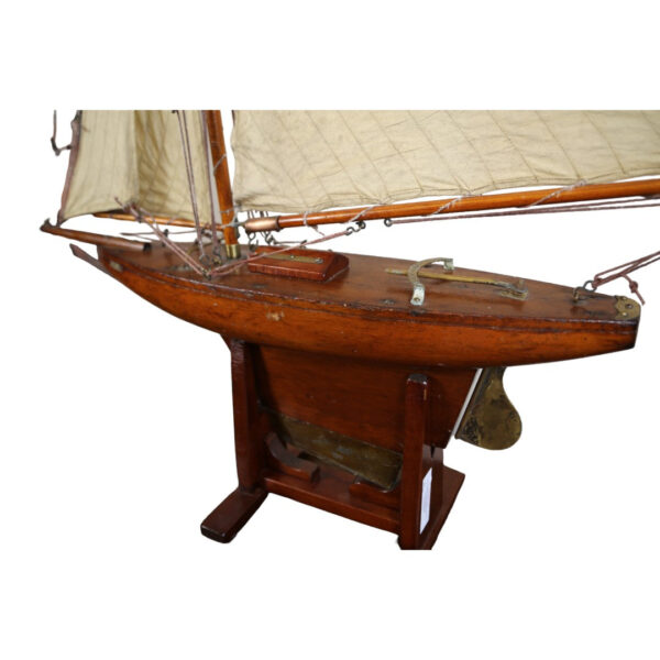Antique Model Pond Yacht - Image 5